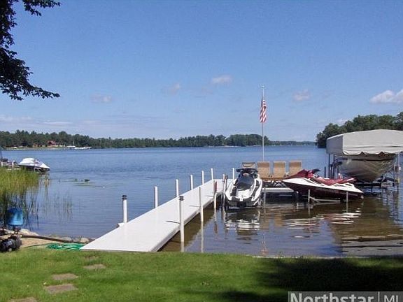 3rd image of 34196 White Oak Dr