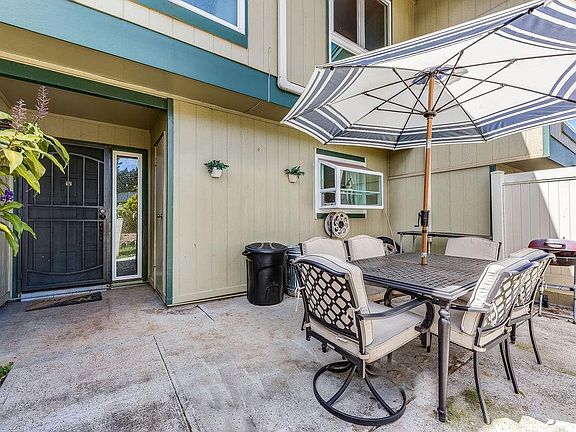 4th image of 92-1284 Kikaha St APT 63