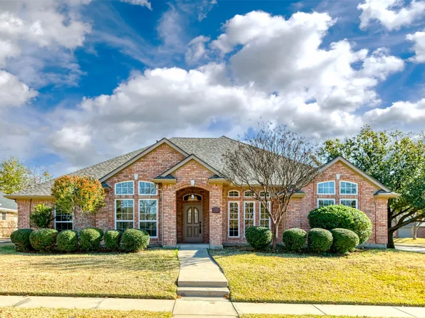2700 Steeplechase Ct, Hurst, TX 76054