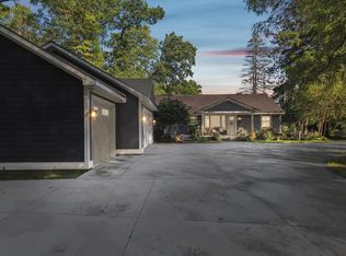 807 Judd Rd, Saline, MI 48176