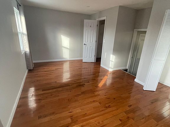 4th image of 339 Leland Ave #1