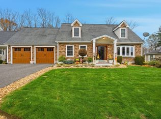 25 Angelica Dr, Springfield, MA 01129