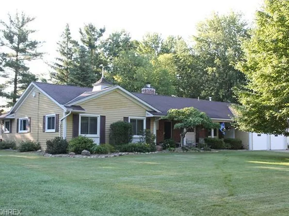 10567 King Coe Ln, Strongsville, OH 44136