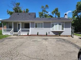 18240 Webster Ave, Southfield, MI 48076