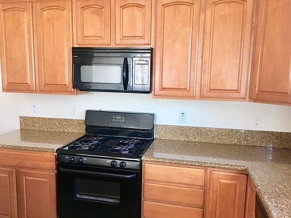 KITCHEN WOODEN CABINETS