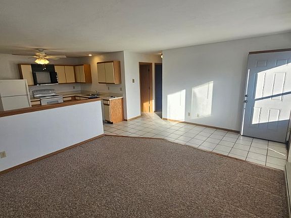 5th image of 4573 Applewood Ln #4573