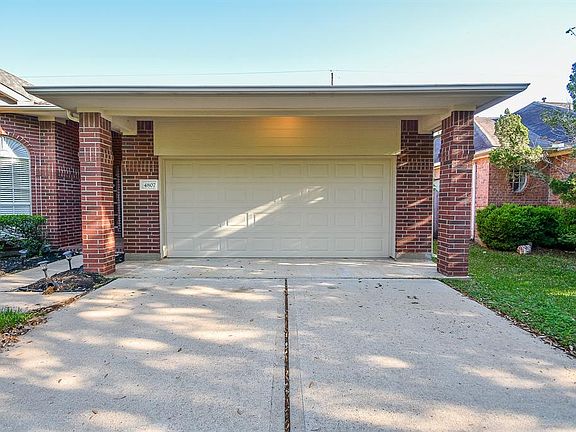 2nd image of 4807 Knights Branch Dr