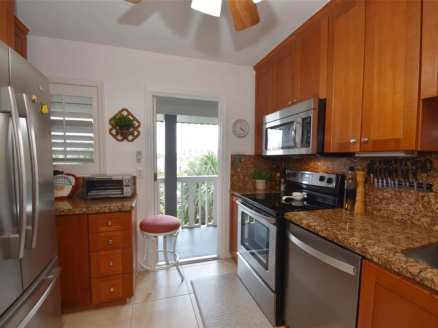 2 bed, 2.0 bath, 1300 sqft, $2,825 — Photo 4