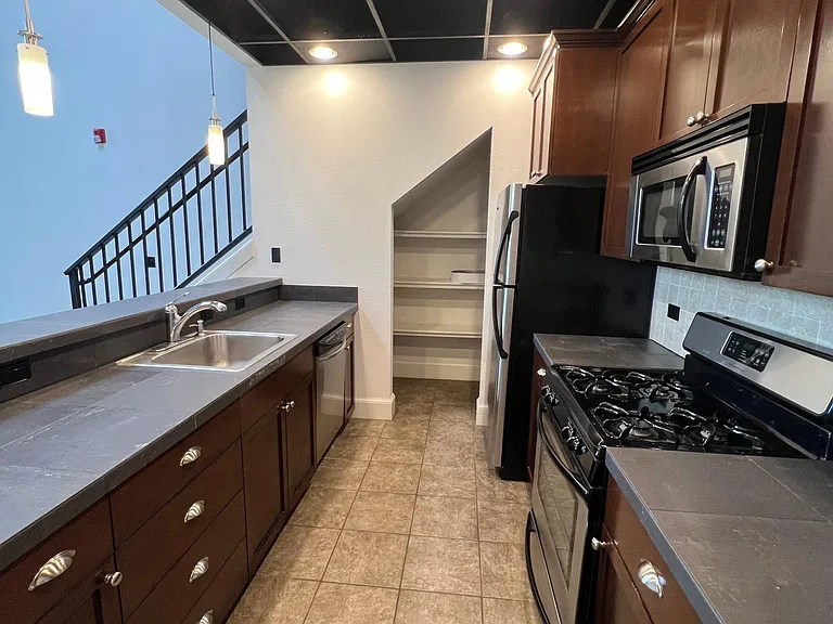 7319 N John Ave #202 — Photo 7