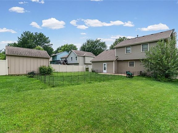 5th image of 224 S Chambery Dr