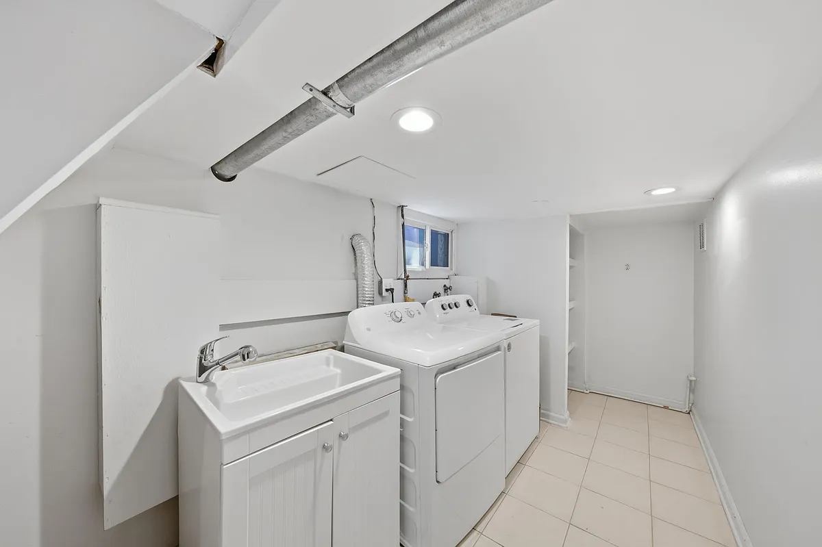 Building Photo - 232 Riveredge Rd