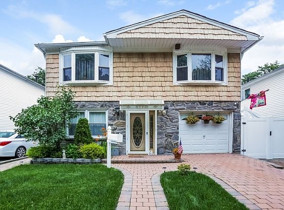 2nd image of 127 Park Dr N