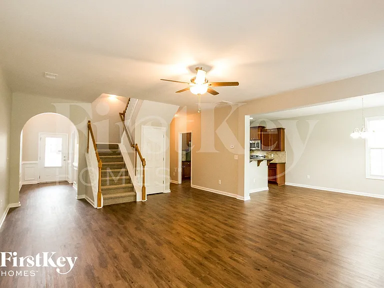 5779 Chatham Cir — Photo 3