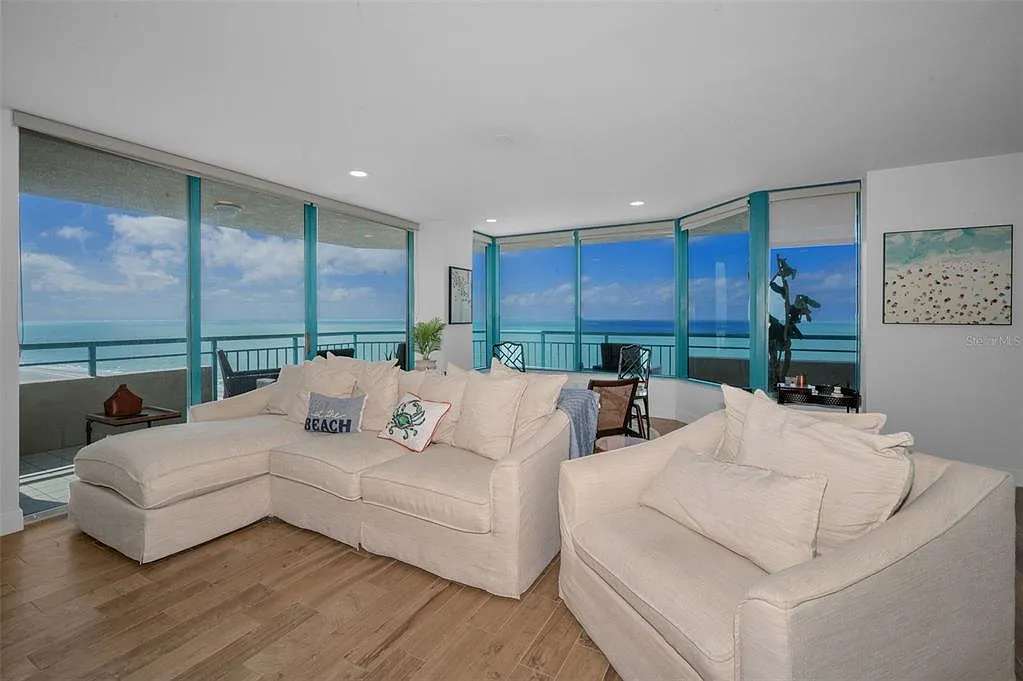 3 bed, 2.0 bath, 1800 sqft, $7,500 — Photo 3