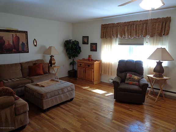 5th image of 17 Snowberry Ln #A