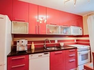 39 Westgate Rd APT 4, Chestnut Hill, MA 02467