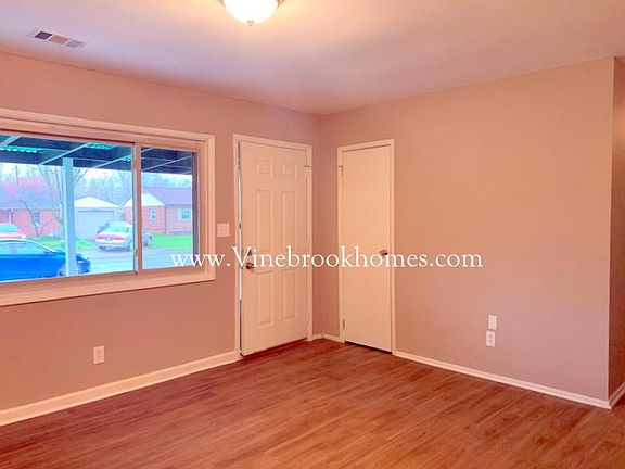 4th image of 301 Lang Ct