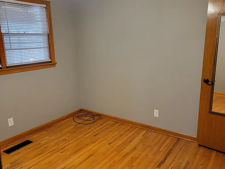 453 N Slade Ave — Photo 14