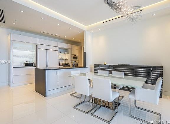 3rd image of 18100 Collins Ave