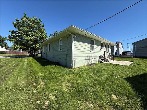 2nd image of 117 N Boardman St