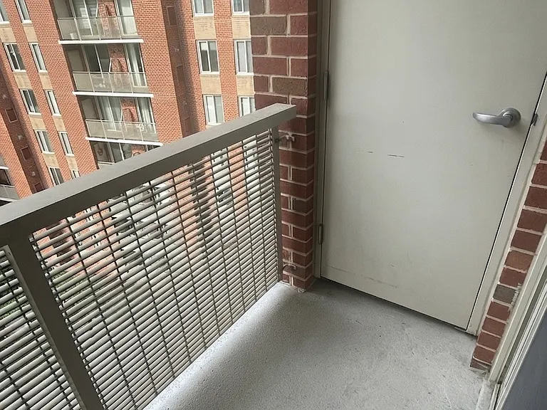1000 New Jersey Ave SE #827 — Photo 5