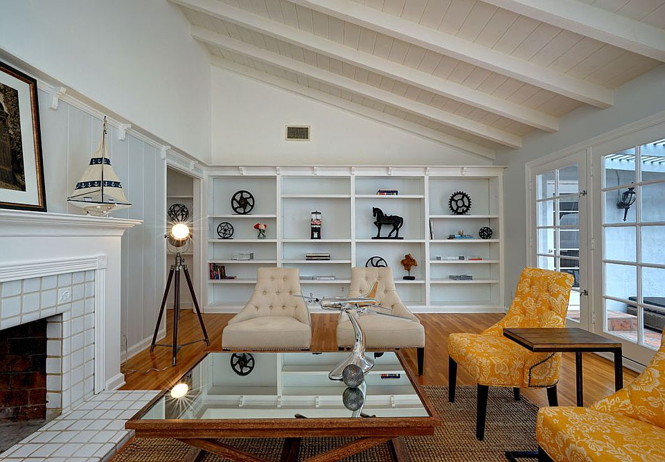 Fantastic bright living room