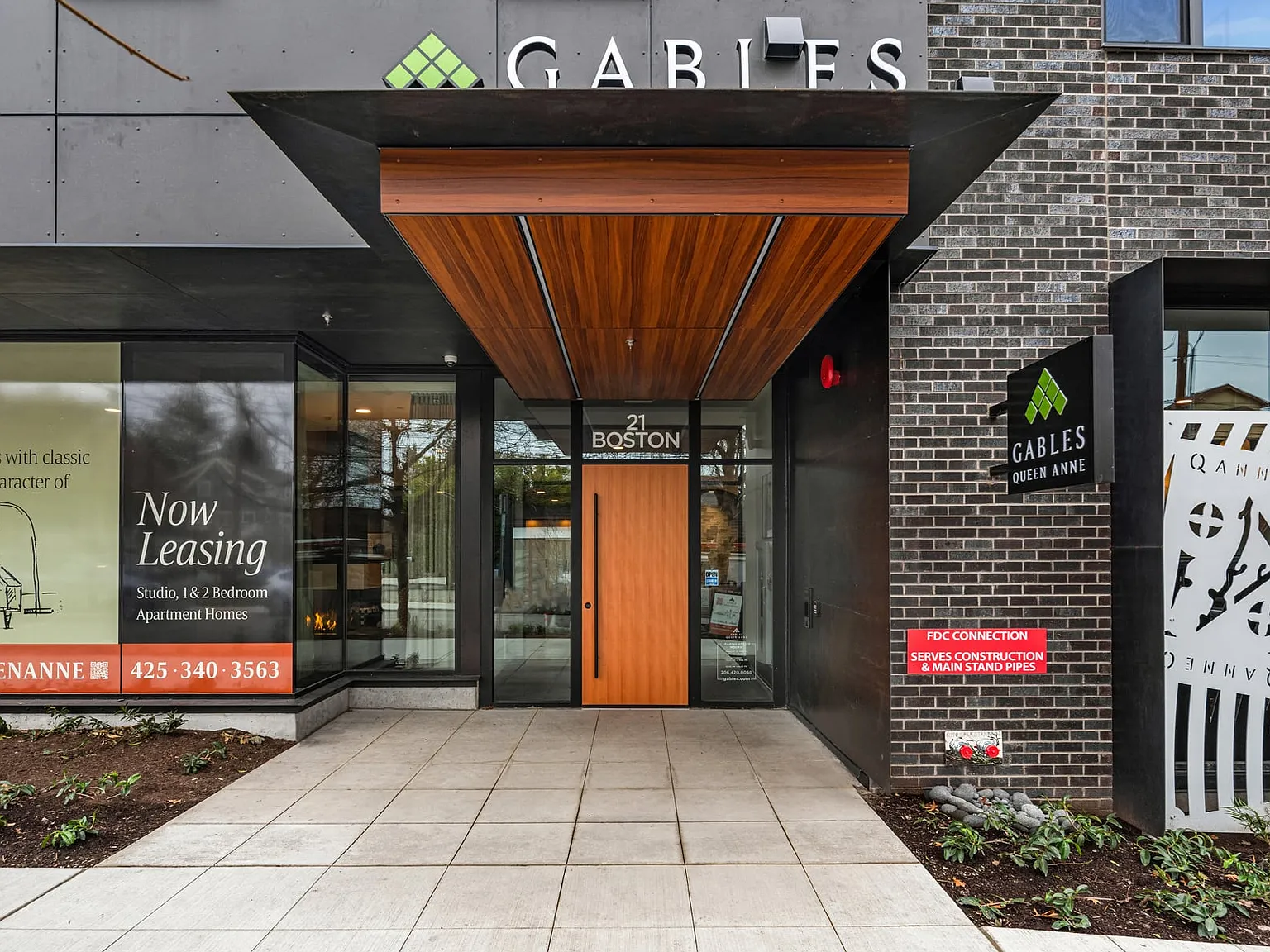 Gables Queen Anne — Photo 4