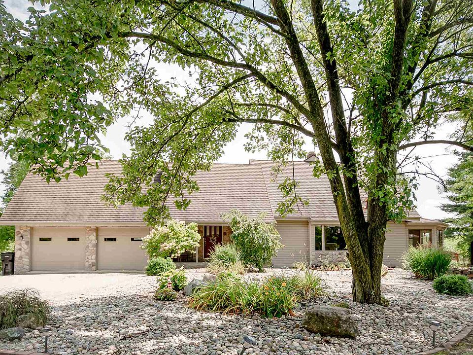 1st image of 3557 W Lakeshore Dr-57