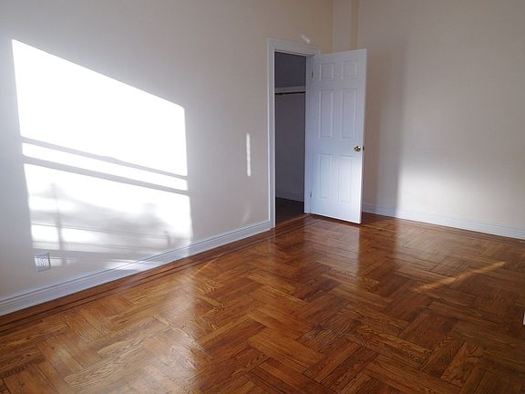 3rd image of 184 Clarkson Ave #05N
