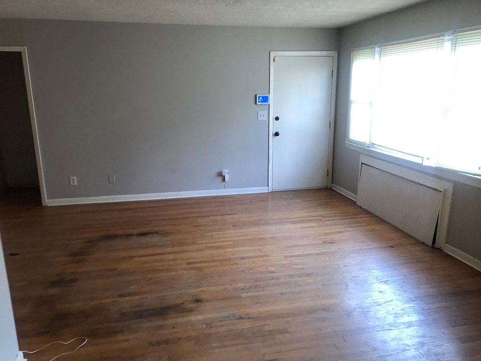 1st image of 120 Isabella Ave Floor 1