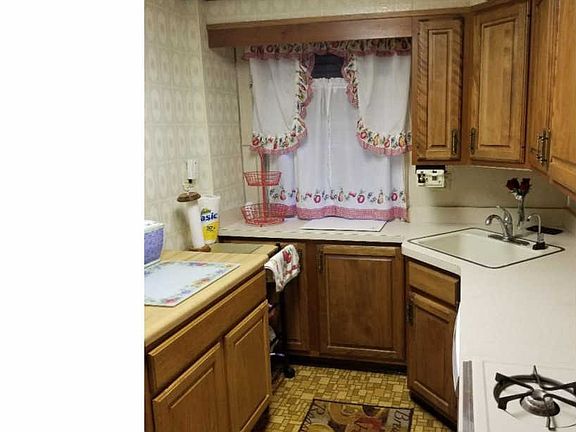 5th image of 4332 Palmetto St