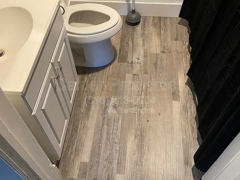 143 Page St NE #1 — Photo 15