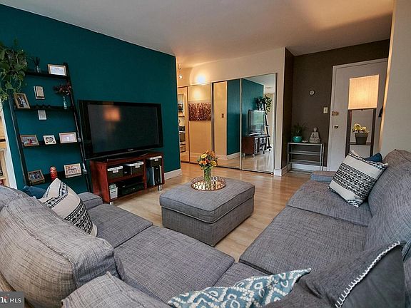 4th image of 4343 Lee Hwy APT 204