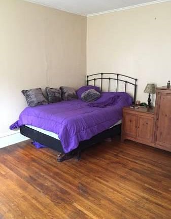 This is a queen bed and room to spare.