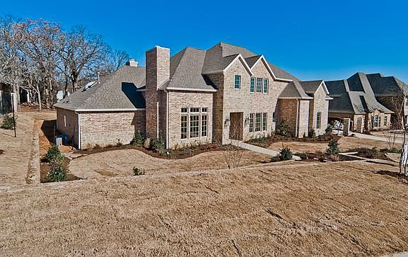 2nd image of 2112 Palomar Trl