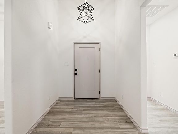 4th image of 1247 Cantu Rd