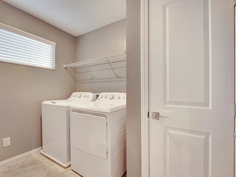 Laundry room, 2nd floor