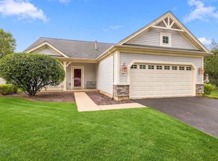 11723 Wildrose Dr, Huntley, IL 60142