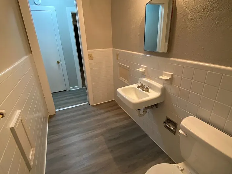 Hietts Ln - 406 — Photo 16