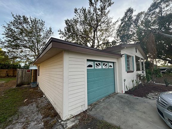 2nd image of 432 61st Ave NE
