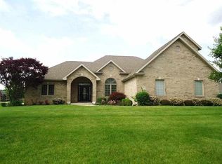 8604 Shamrock Ln, Yorktown, IN 47396