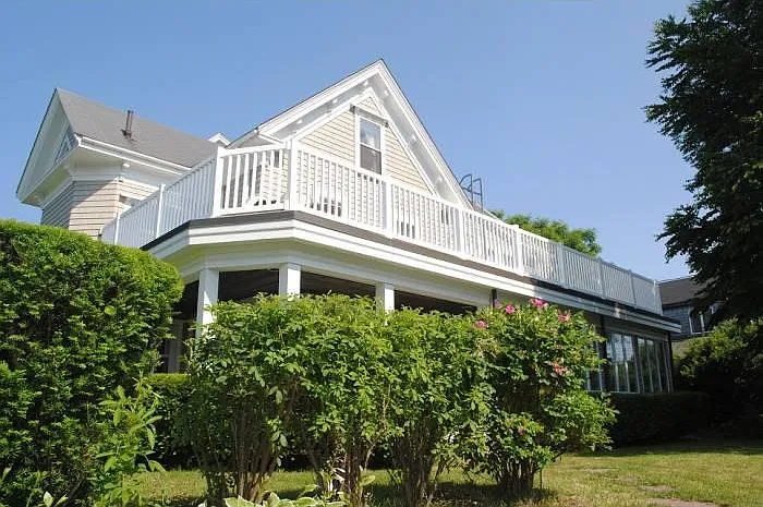 2 bed, $2,400 — Photo 1