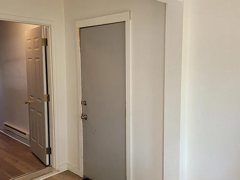 328 N 8th Ave — Photo 14