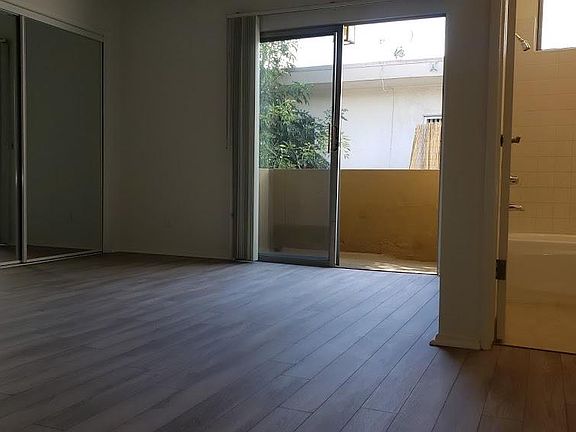 3rd image of 12710 Mitchell Ave APT 10
