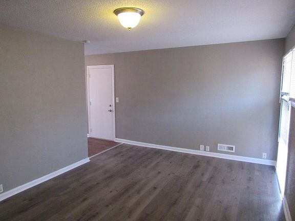 2nd image of 11407 Sycamore Ter