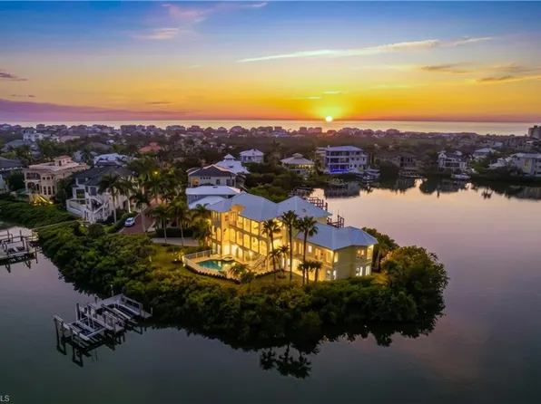 195 San Mateo DR, BONITA SPRINGS, FL 34134