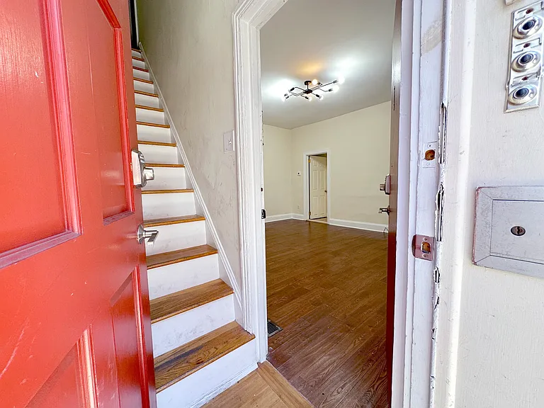 2528 Poplar St #1 — Photo 30