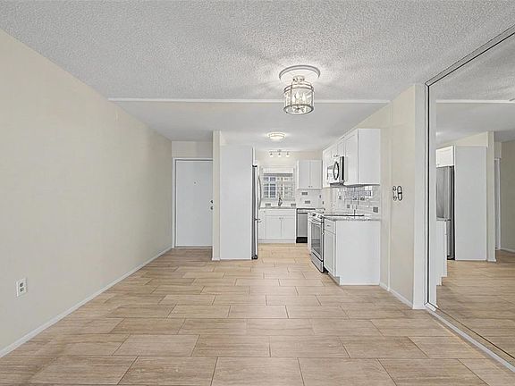4th image of 9 FORBES PLACE #507