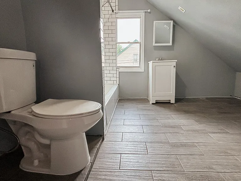 15 Brown Ave — Photo 8