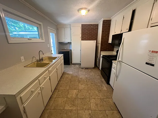 1810 Catawba St — Photo 10